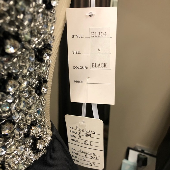 Stunning Envious Couture Short Formal Dress Size 8 - Picture 4 of 10